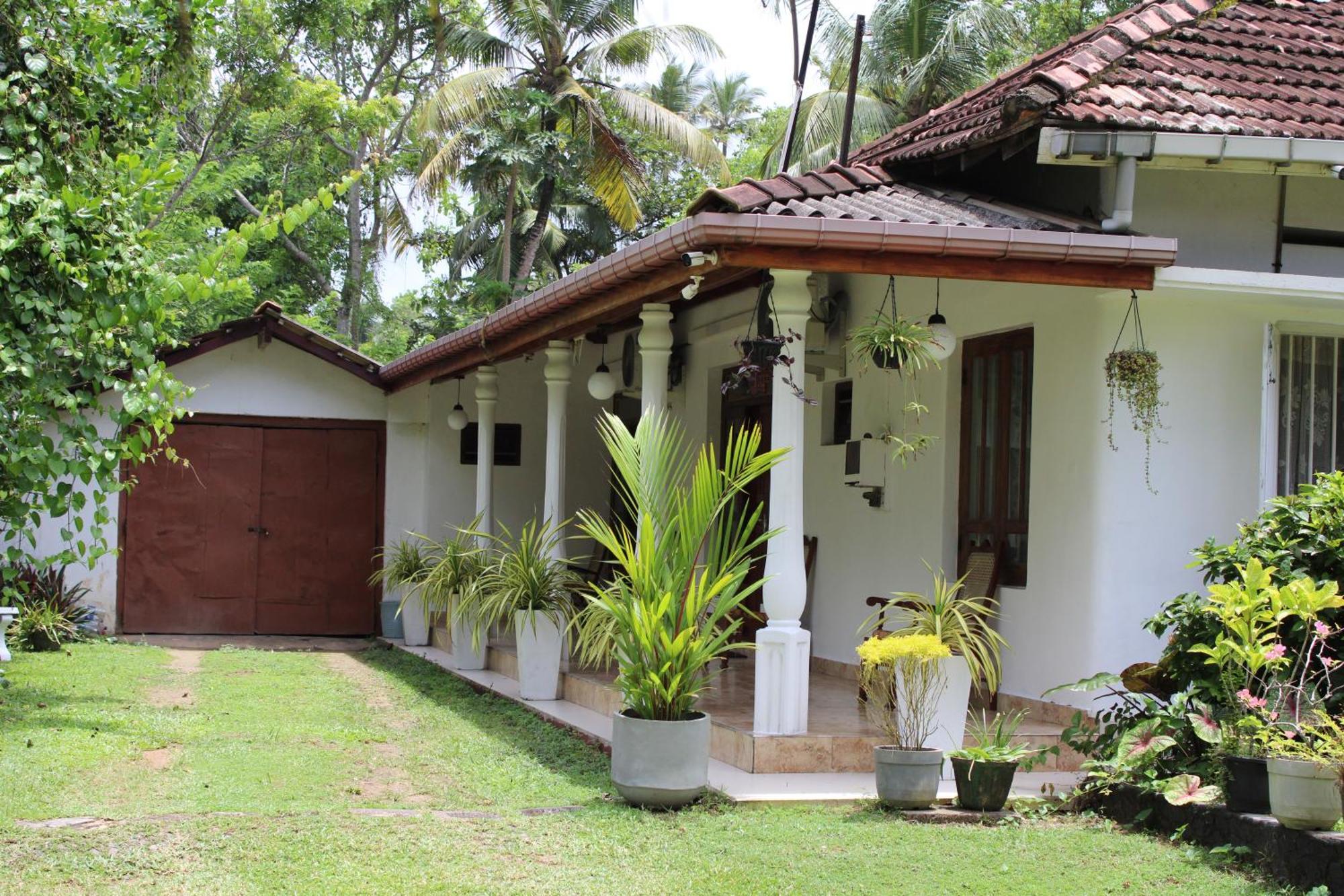 Sun And Surf Rest Ahangama Exterior foto