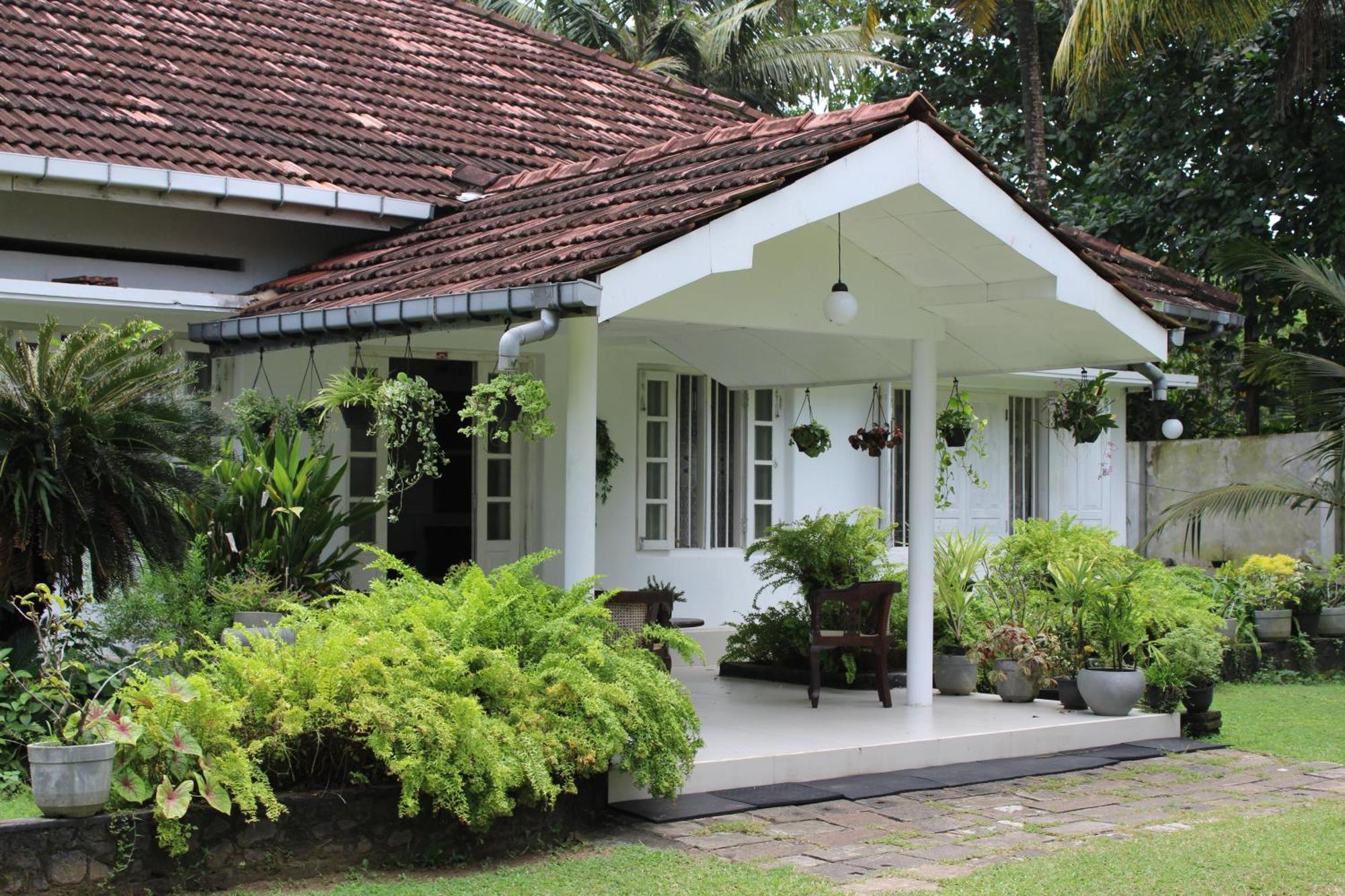 Sun And Surf Rest Ahangama Exterior foto