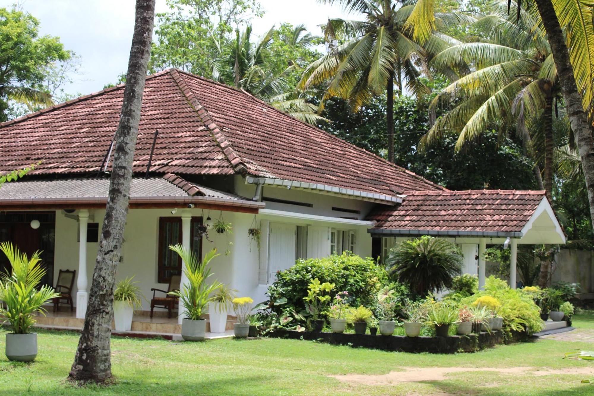 Sun And Surf Rest Ahangama Exterior foto