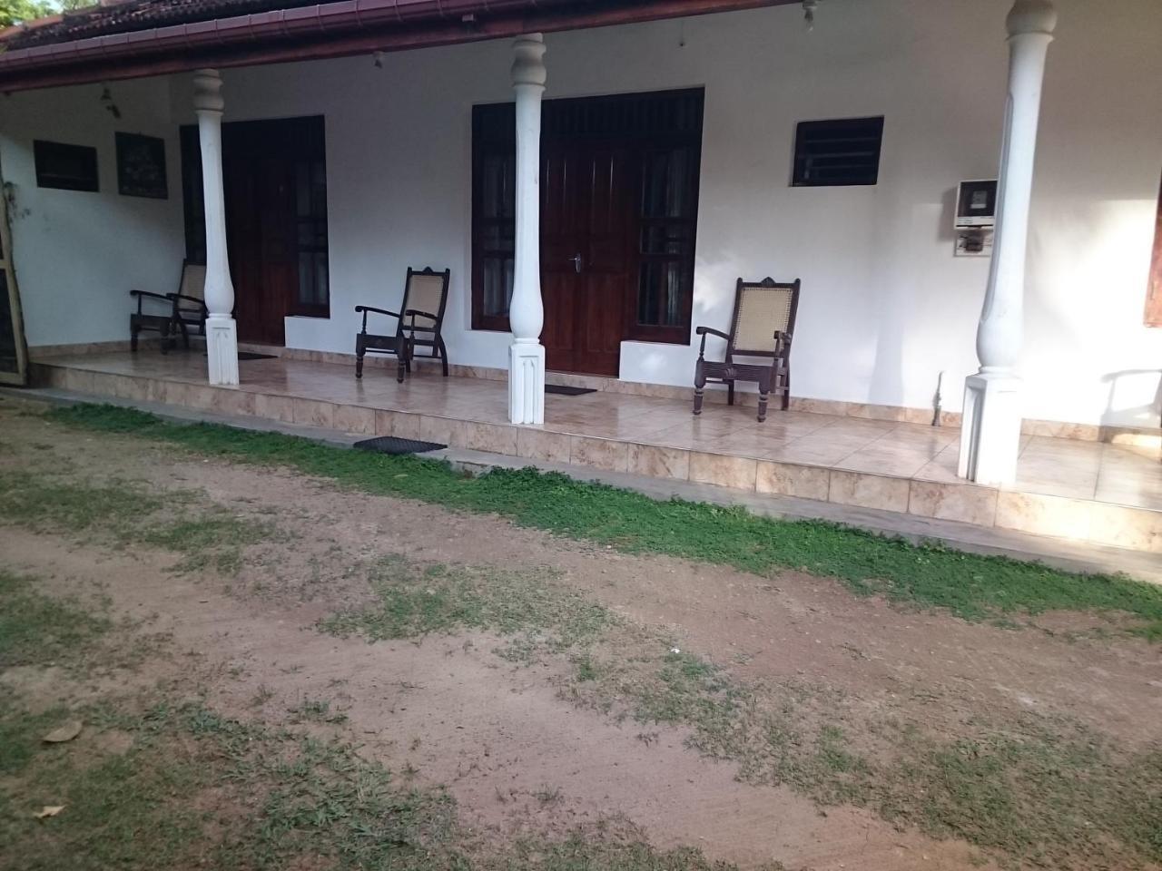 Sun And Surf Rest Ahangama Exterior foto