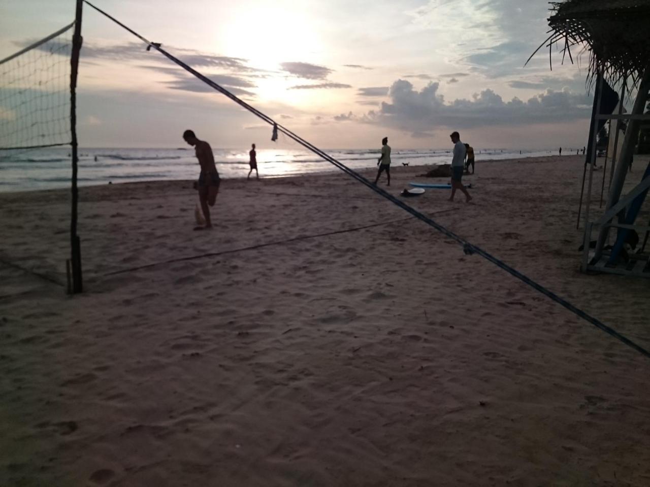 Sun And Surf Rest Ahangama Exterior foto