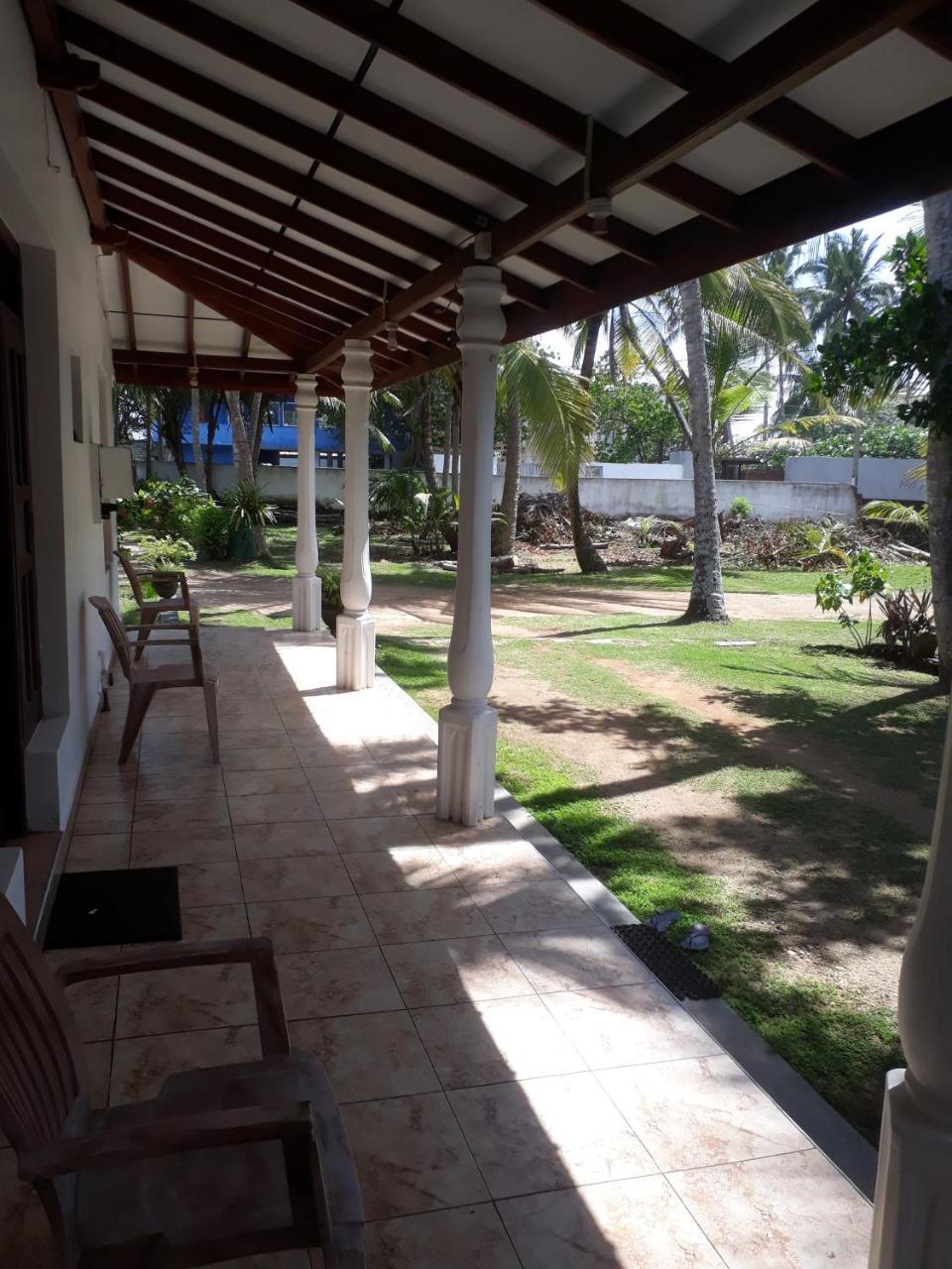 Sun And Surf Rest Ahangama Exterior foto