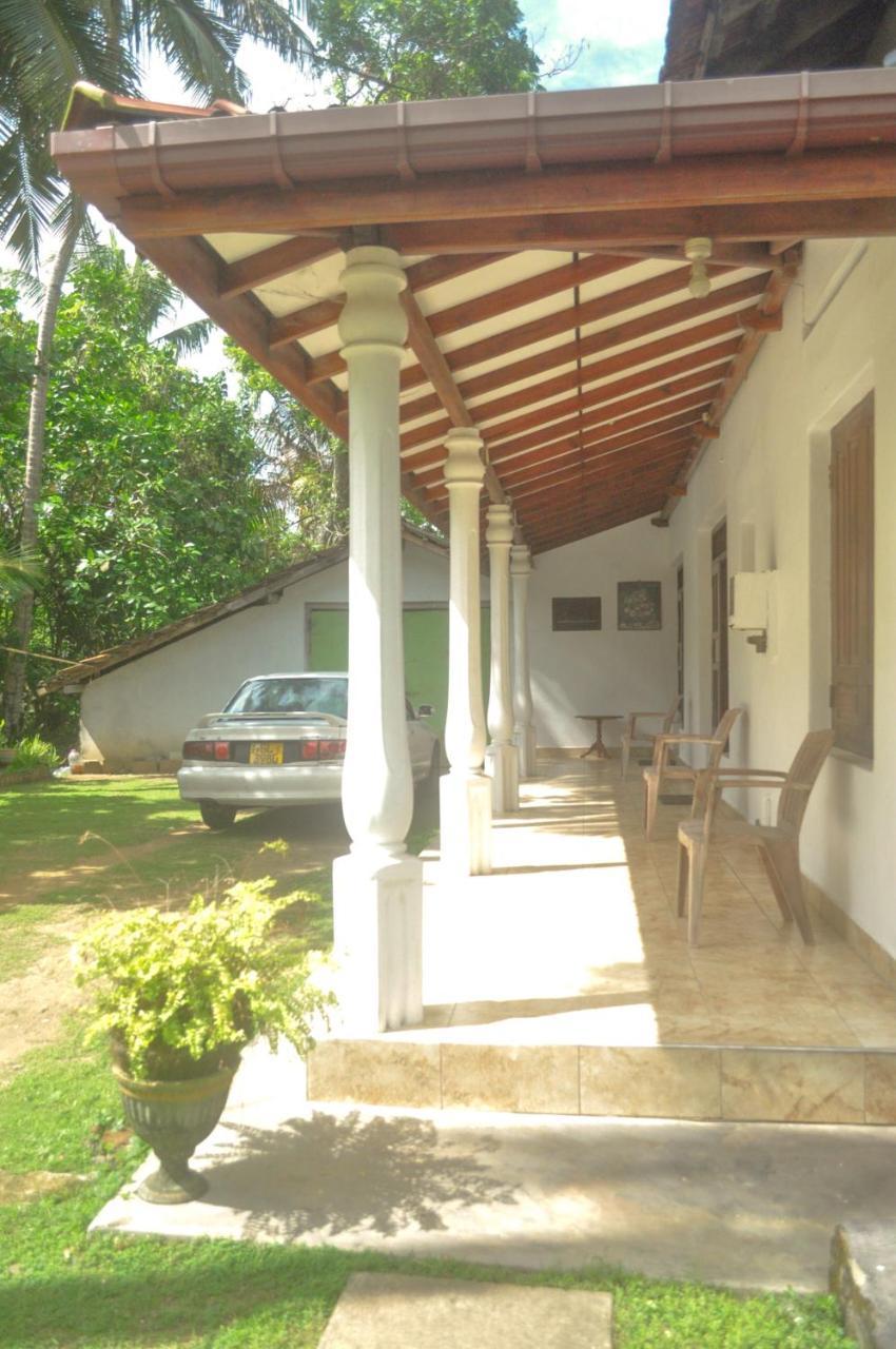 Sun And Surf Rest Ahangama Exterior foto
