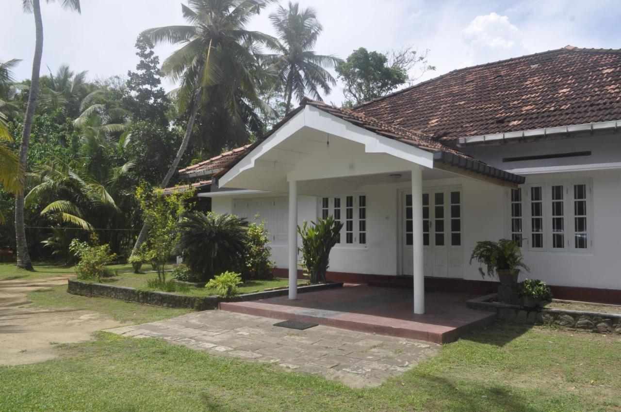 Sun And Surf Rest Ahangama Exterior foto