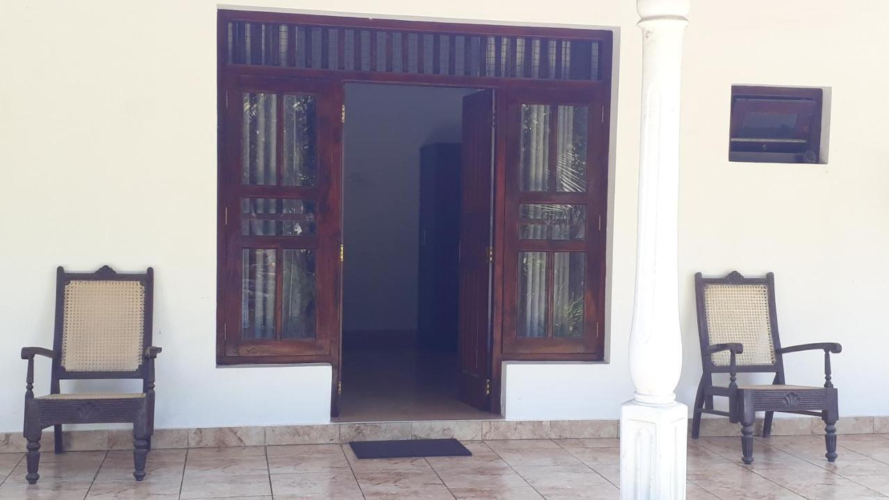 Sun And Surf Rest Ahangama Exterior foto
