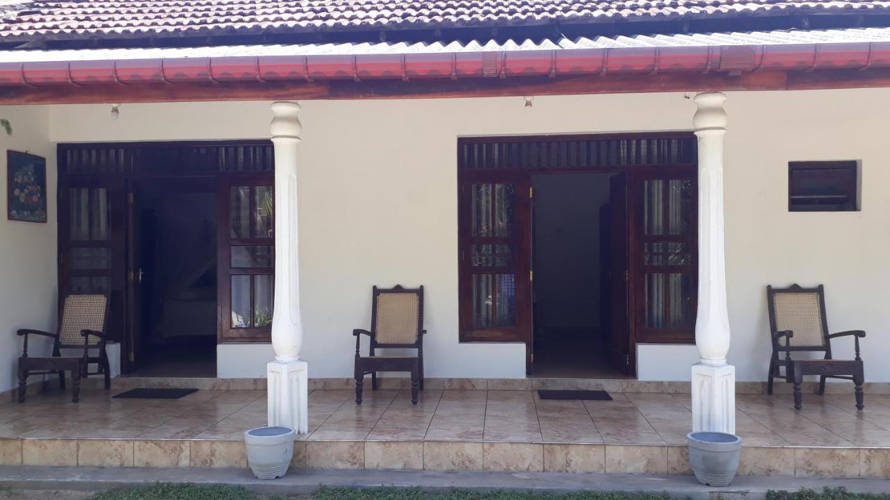 Sun And Surf Rest Ahangama Exterior foto