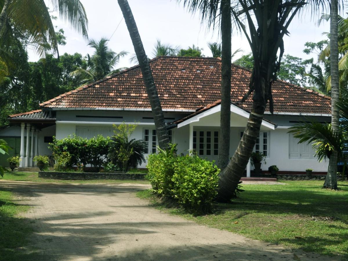 Sun And Surf Rest Ahangama Exterior foto